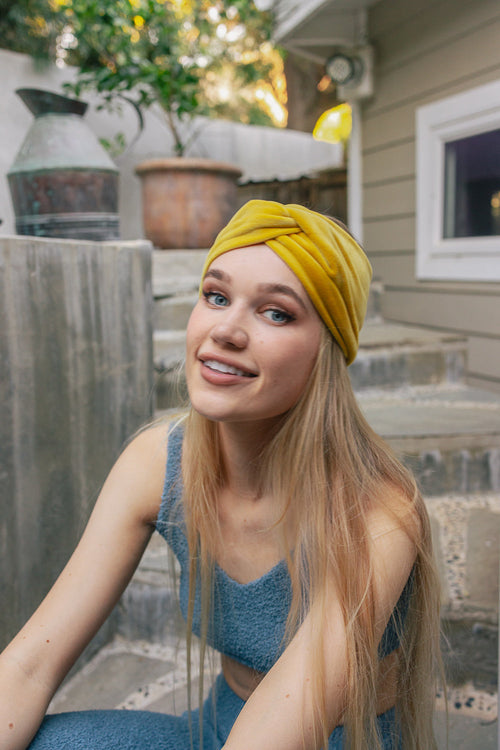 Super Soft Twisted Headbands – Plush Comfort & Style